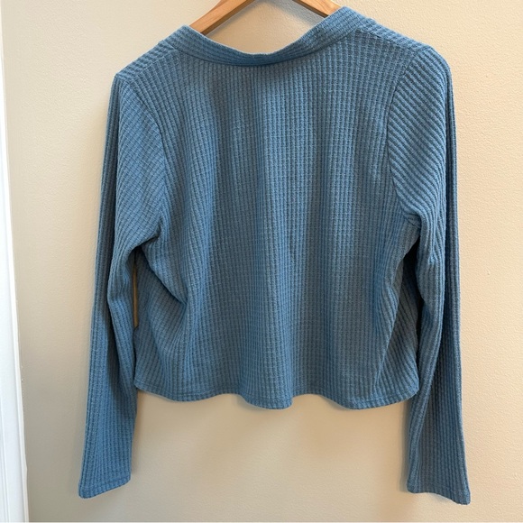 Blue Sweater Long-Sleeve Top - Picture 3 of 3